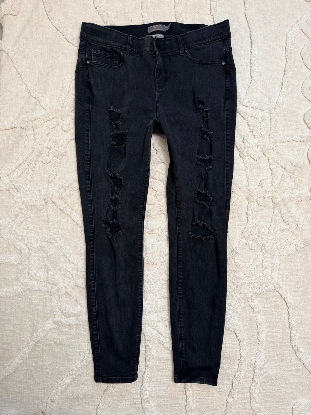 Torrid Bombshell Skinny Distressed Black Jeans Premium Stretch Size 18T Tall EUC